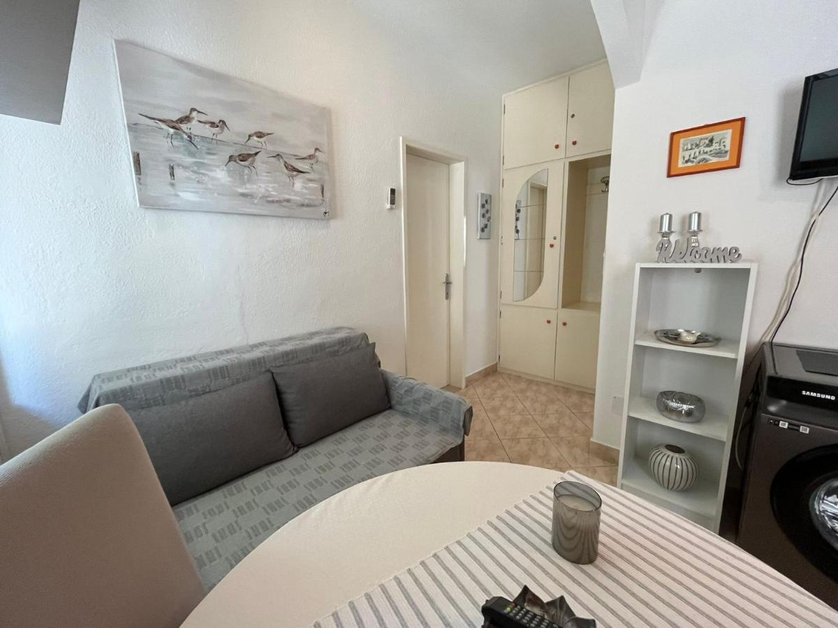 Apartment Merlin Bol Bagian luar foto